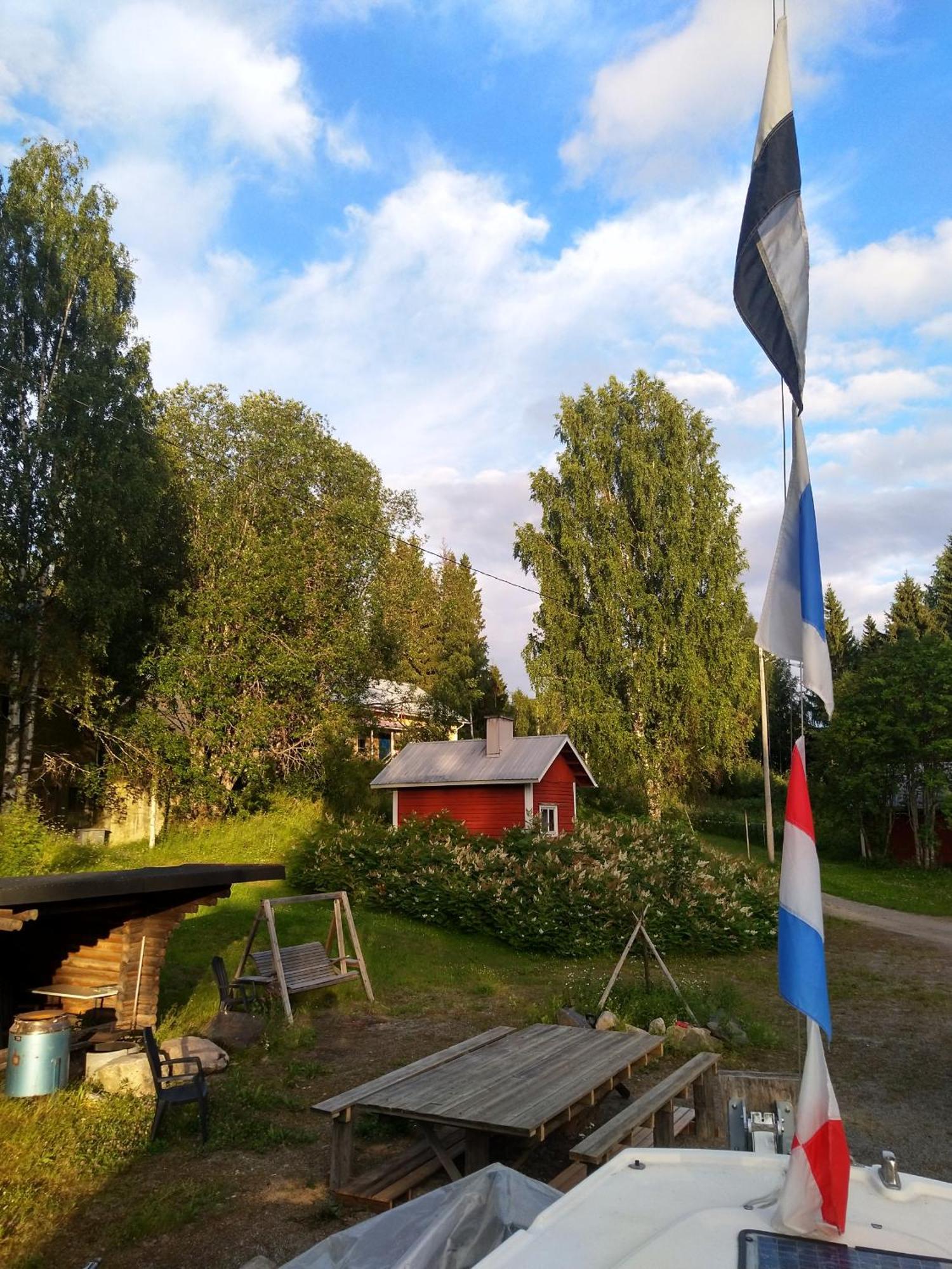 Koveron Majatalo Exterior photo